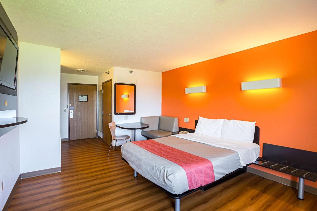 Motel 6 Omaha - Iat West エクステリア 写真