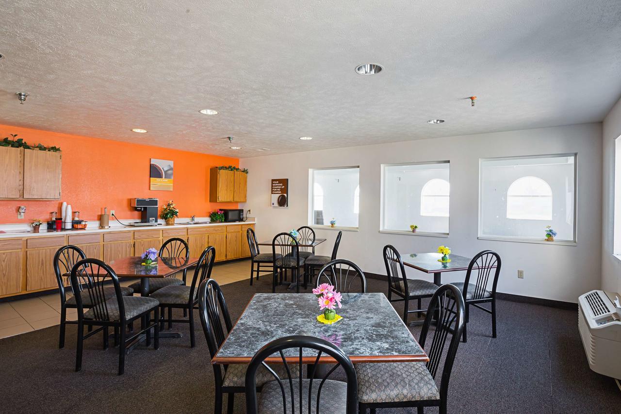 Motel 6 Omaha - Iat West エクステリア 写真